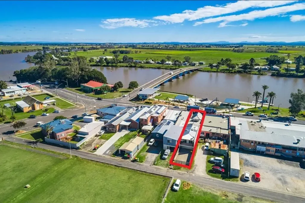 Woodburn 2 Bedroom Prime Dual-Income Investment in Woodburn