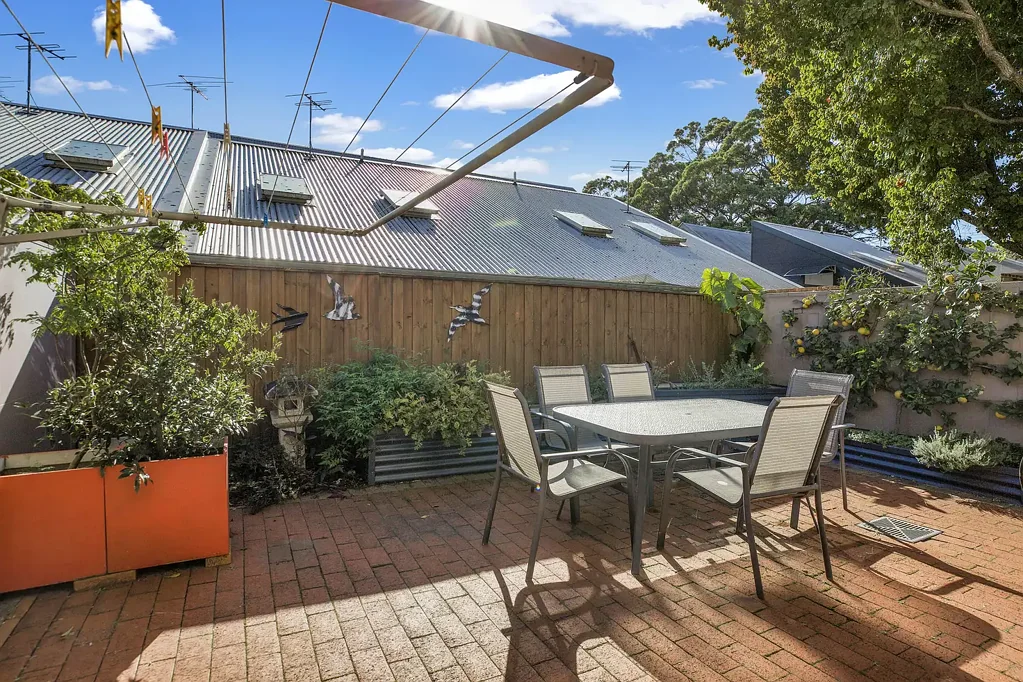 Townhouse in Leichhardt - FULLY FURNISHED