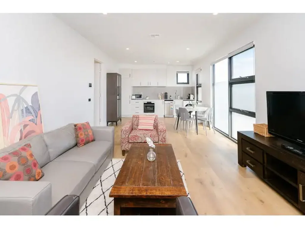 Fully Furnished 2-Bedroom Granny Flat in Lawson ( Bills Included)