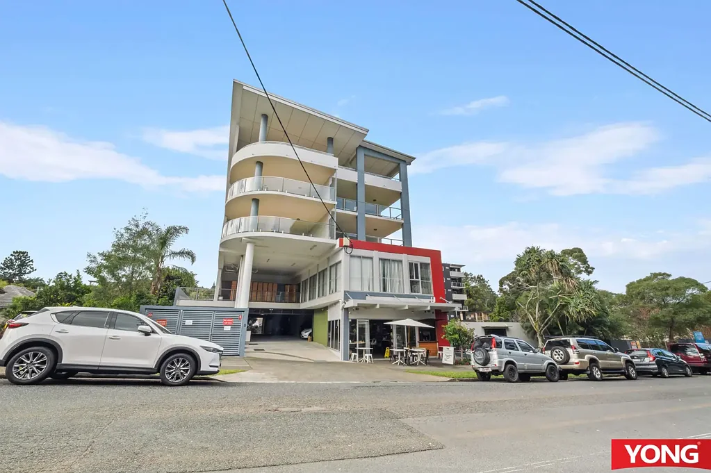 Mount Gravatt East 18Moenga SELLING THE WHOLE BUILDING - 7 Residential Units + 3 Commercial Units