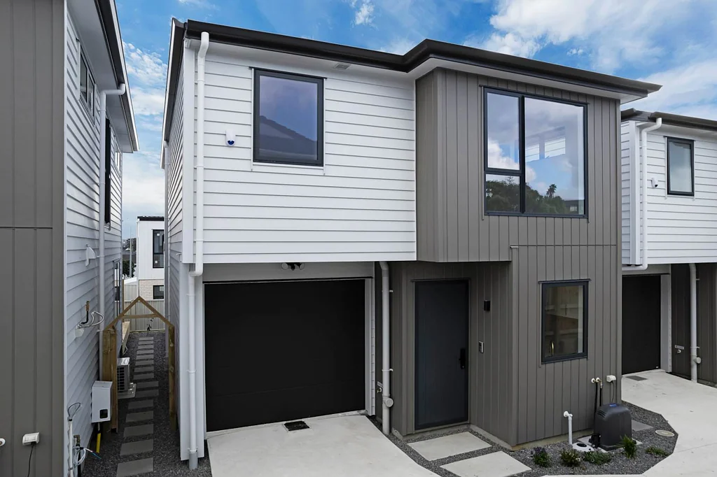 Highland Park 3침실 Brand New Standalone Home in Prime Location