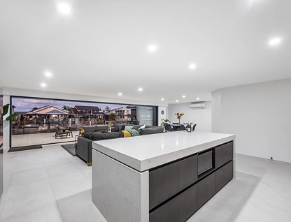 25 Seabreeze Street, Paradise Point, QLD 4216, 4房, 2浴, House