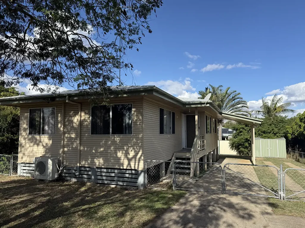 Neat and Tidy Fully Air Conditioned Home