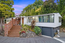 10 South Lynn Road, Titirangi