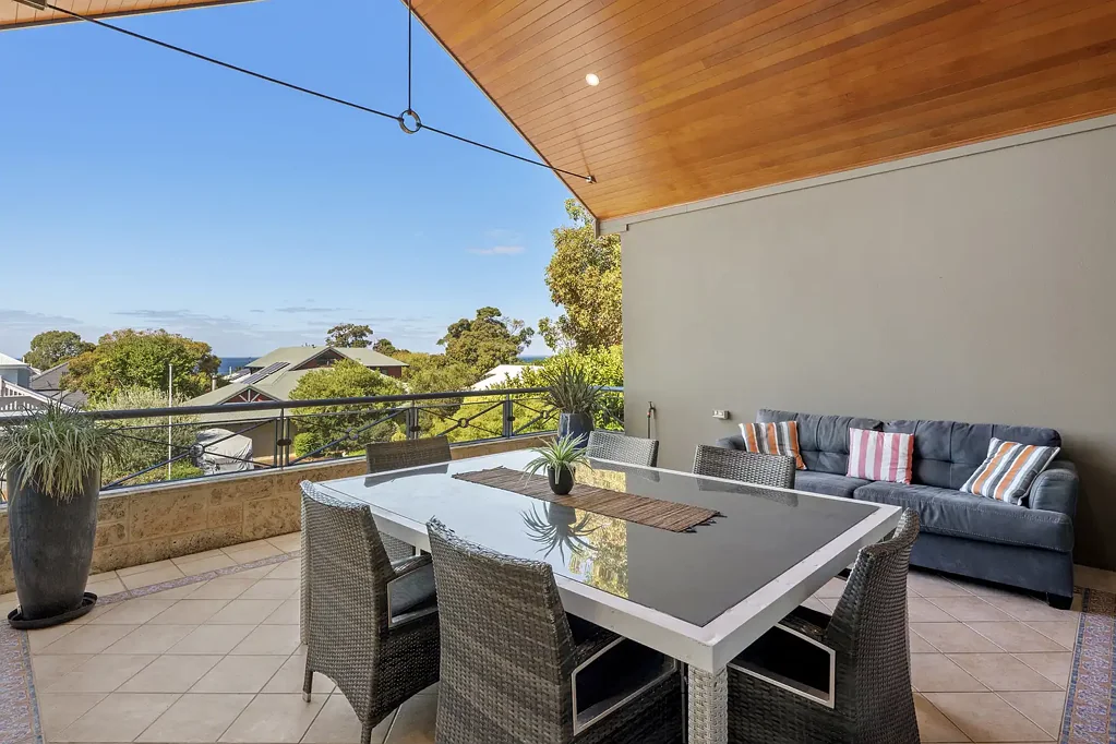 Dunsborough 6બેડરૂમ OLD DUNSBOROUGH LIFESTYLE WITH EXCEPTIONAL ENTERTAINING & OCEAN VIEWS