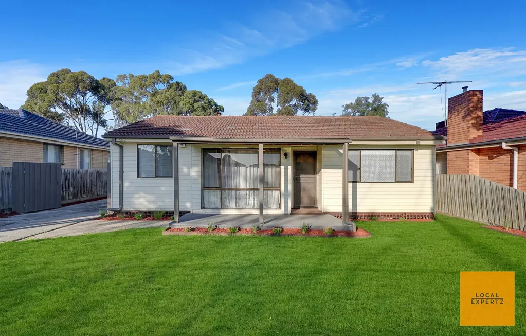 Fully Renovated 3-Bedroom Home in a Convenient St Albans Location!!