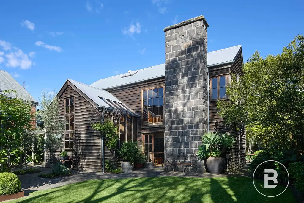 Ballarat Central 5બેડરૂમ A Landmark of Ballarat – Timeless Bluestone Elegance with Architectural Distinction