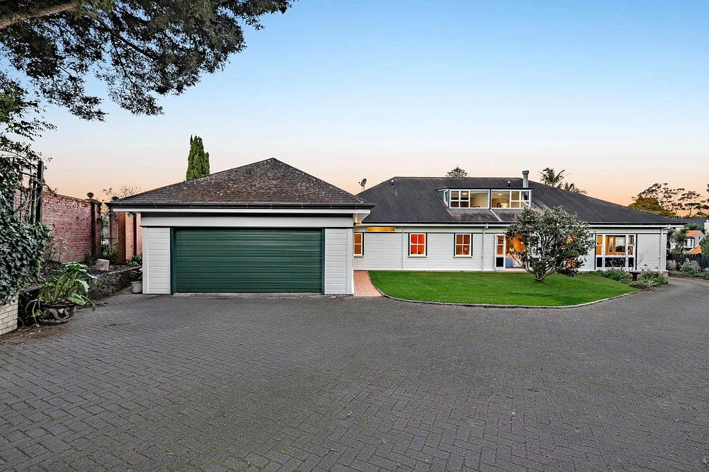 Epsom 5Moenga Generational Double Grammar Zone Holding