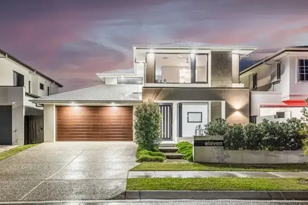 Rochedale 4 Bedroom Architectural Elegance Meets Effortless Luxury - Plantation-Built Perfection with City Views