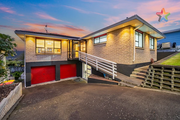 Belmont 4房  CLASSIC FAMILY HOME + EXTRAS + VIEWS!
