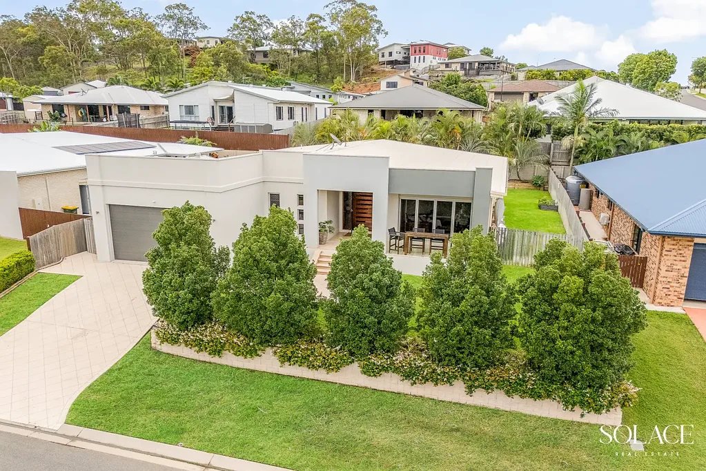 4 Grasstree Crescent, Kirkwood, QLD 4680
