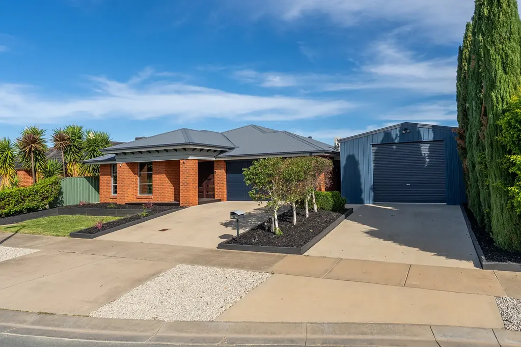 Shepparton 4침실 The Ultimate Multi-Generational Estate: Acreage Ambition in Central Shepparton
