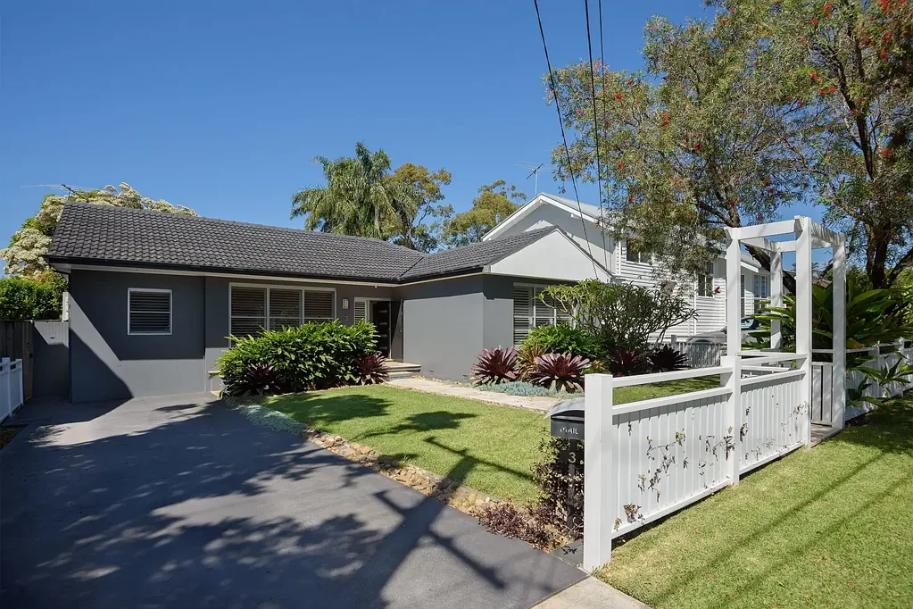 Live and entertain in style in this fantastic 3-bedroom family home!