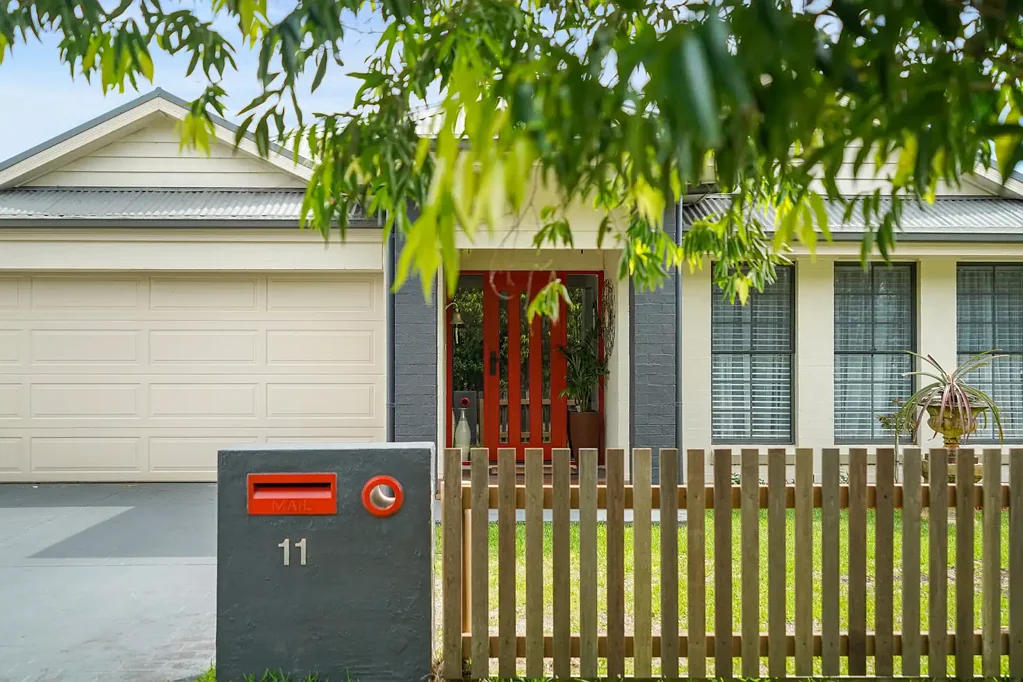 Tanilba Bay 4房  ABSOLUTE STUNNING HOME !
