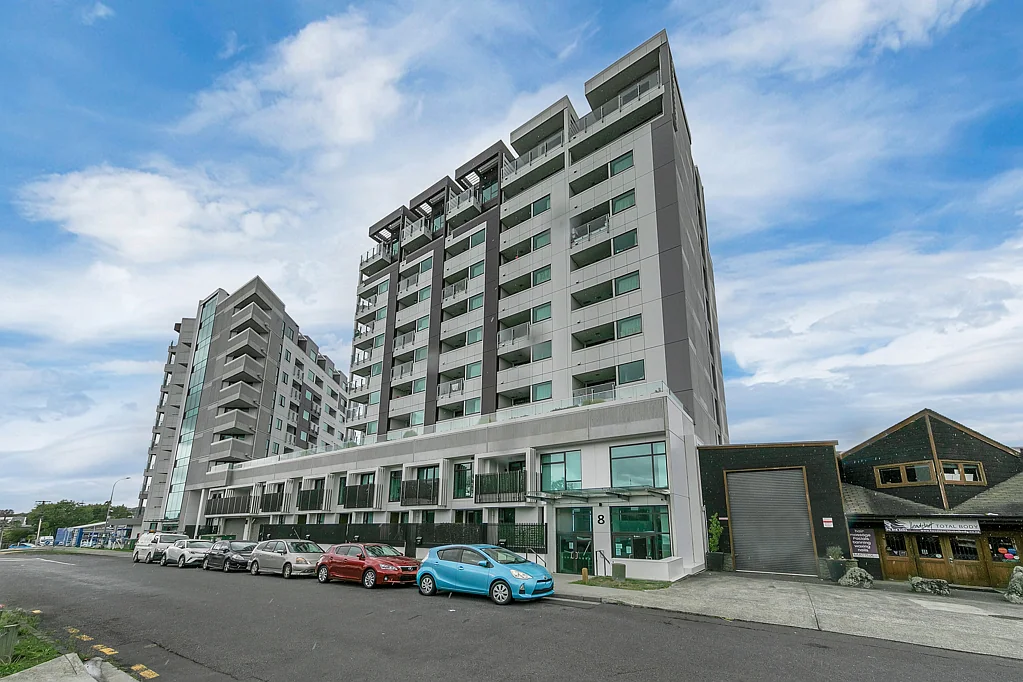 Glen Eden 2 Bedroom Charming Apartment or Investment Opportunity!