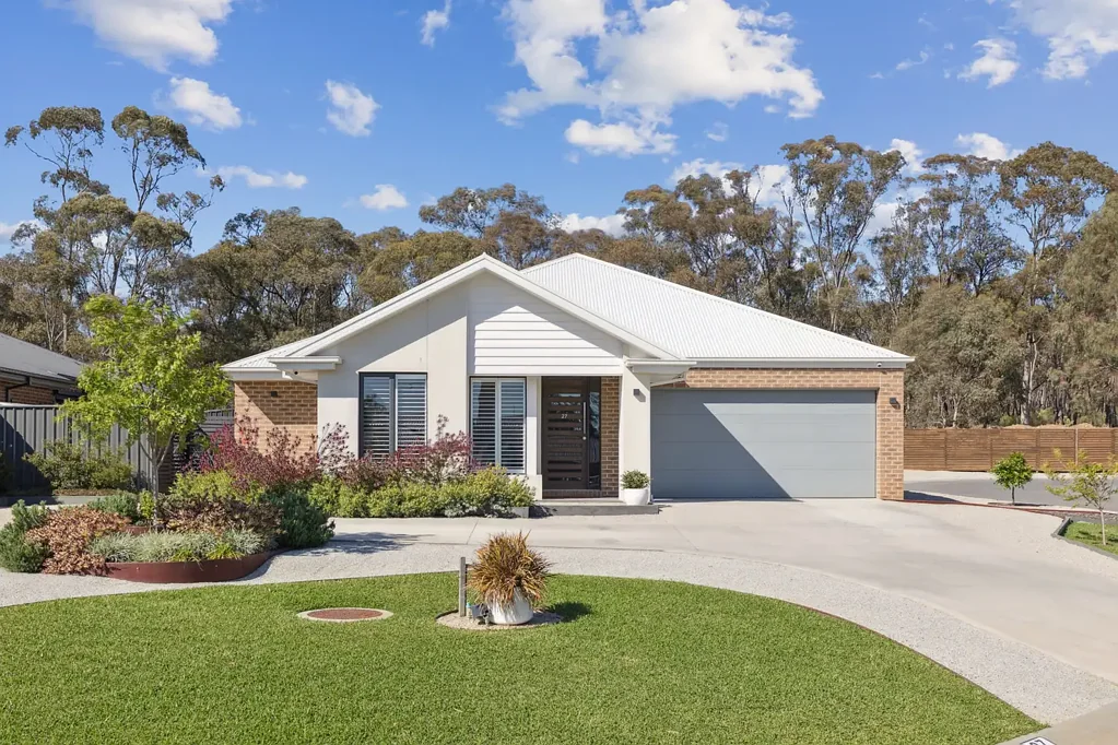 27 Drumbane Drive, Golden Square, VIC 3555