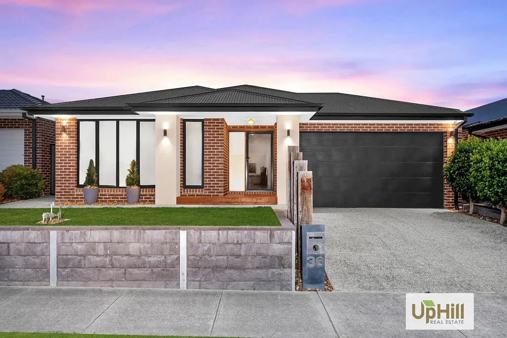 36 Bellhaven Circuit, Clyde North, VIC 3978