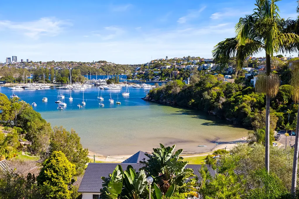 Clontarf 4 Bedroom Spacious harbourside living in a blue ribbon Clontarf setting