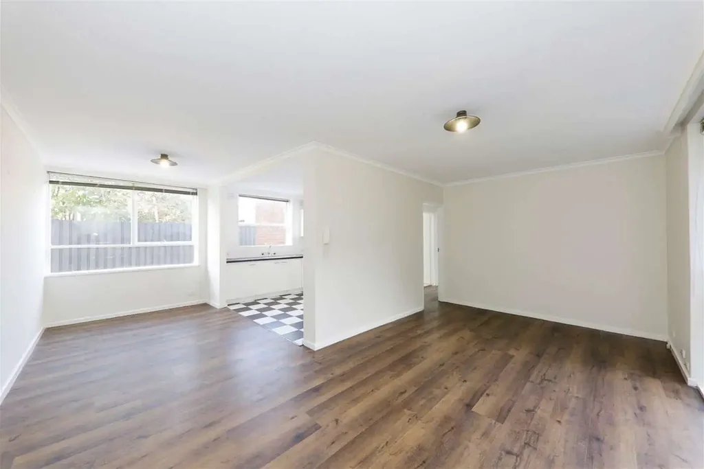 Great location, Low Maintenace, easy life!