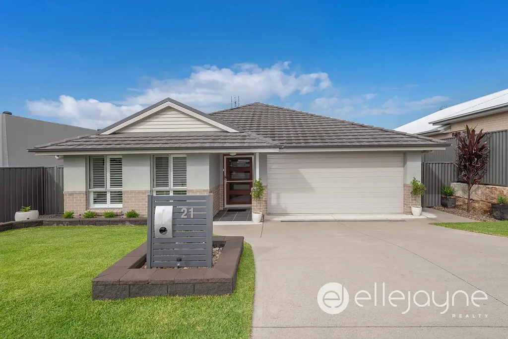Cooranbong 4ห้องนอน MODERN COMFORT MEETS PRACTICAL LIVING IN WATAGAN PARK ESTATE - COORANBONG