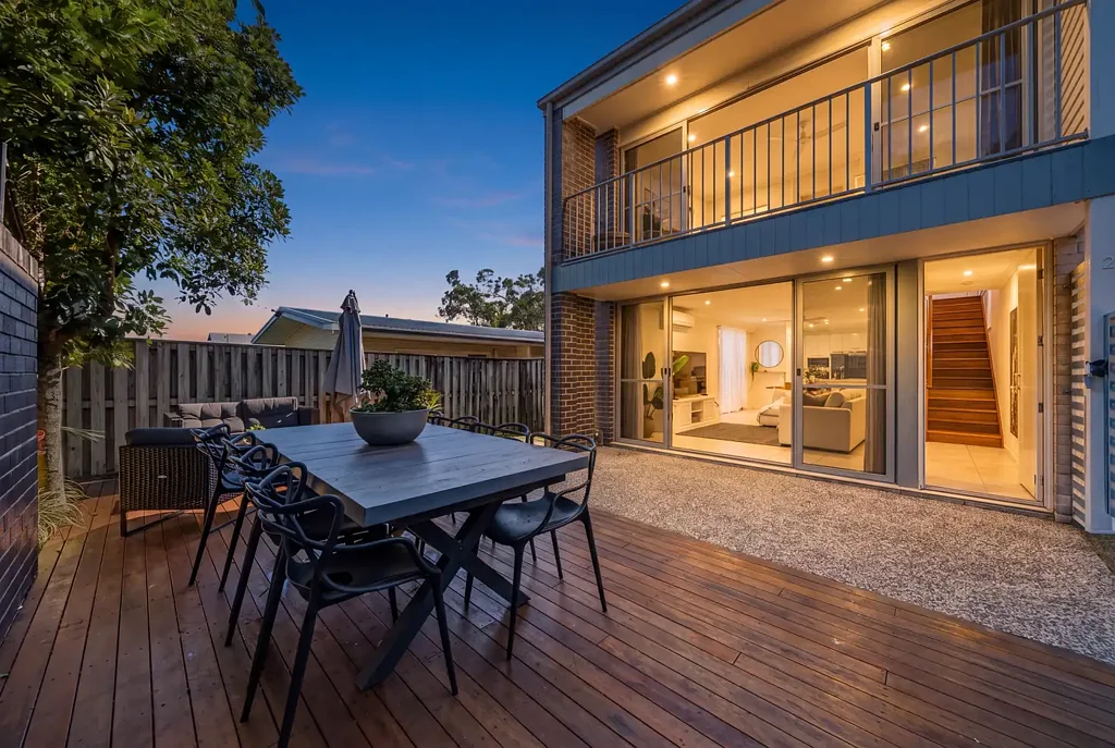 Labrador 3部屋 Modern Townhouse Ready to Move In - Owners Relocating