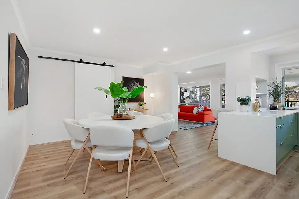 Tanah Merah 4 Slaapkamer First Class Family Living on 962m2 with Views and a Pool