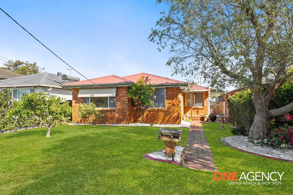 Umina Beach 3कमरा SPACIOUS THREE BEDROOM HOME !