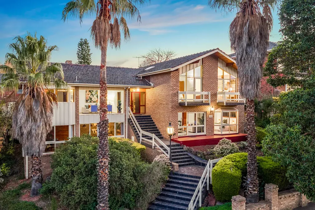 Templestowe 6Moenga Grand Family Living with Dual Kitchens and Breathtaking Views