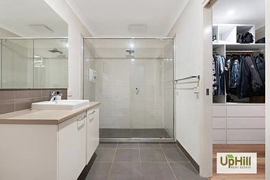32 Trainers Way, Clyde North, VIC 3978, 3 slaapkamers, 2 badkamers, House