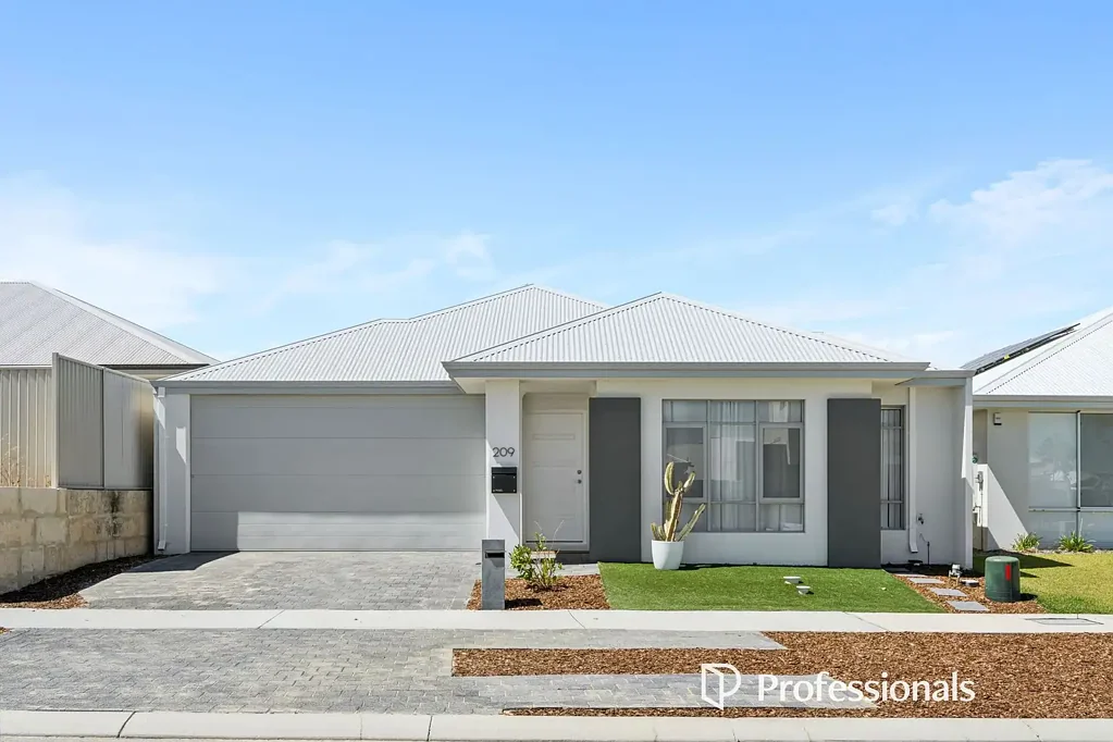 Modern Coastal Delight!