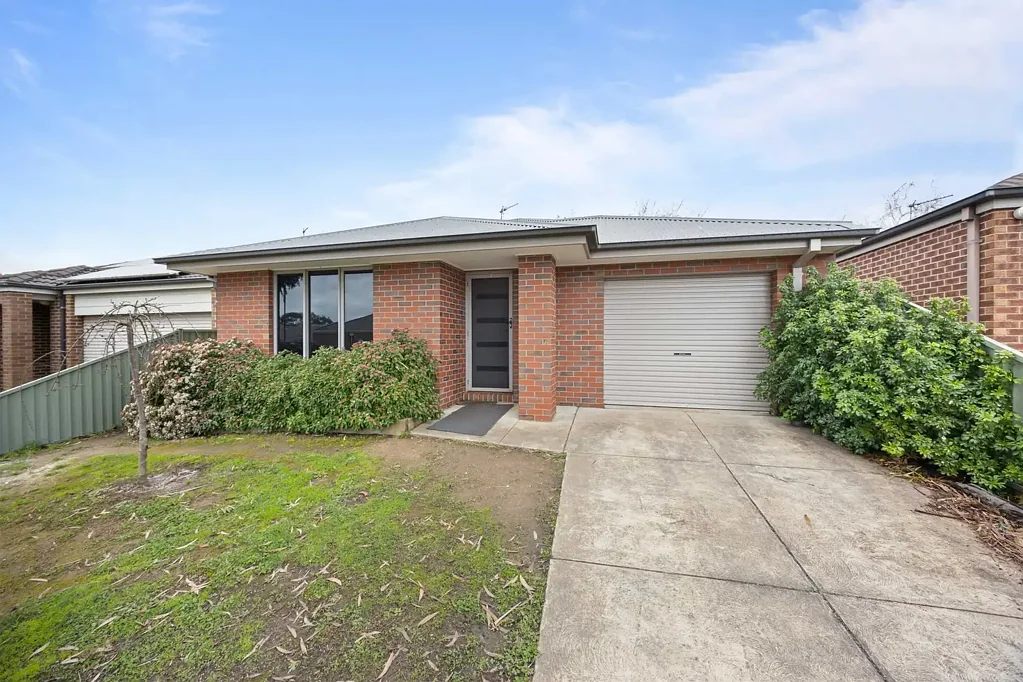Modern Low-Maintenance Living in Miners Rest