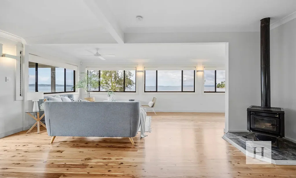 1 Lakeview Avenue, Gorokan, NSW 2263