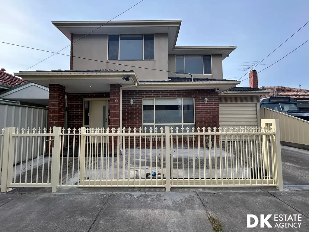 Modern Comfort and Ultimate Convenience in the Heart of Sunshine