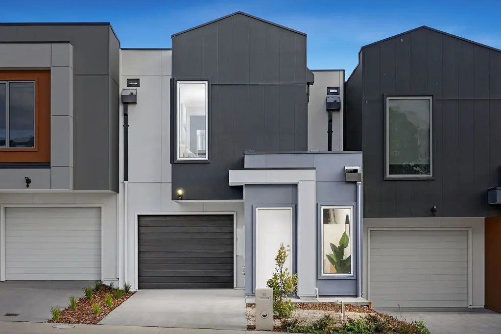 Mernda 3房  BRAND NEW LUXURY LIVING - OPPOSITE PARKLANDS