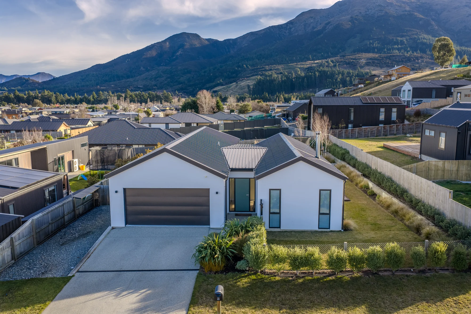 Lake Hawea 3બેડરૂમ Step Inside. You Won't Want to Leave!