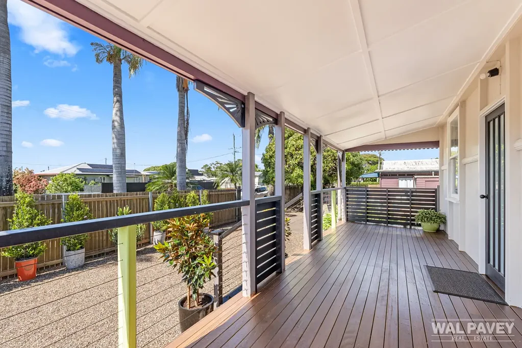 Maryborough 2chambre Timeless Character, Space, Versatility & Income Offers over $1.5 Million