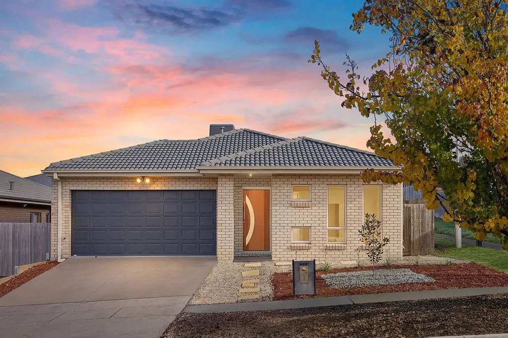 Bonner 4Zimmer A Flawlessly Refreshed Modern Home in Bonner