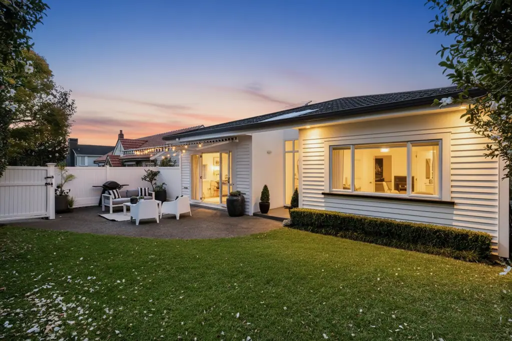 Mission Bay 4房  Present all offers: Premium coastal location