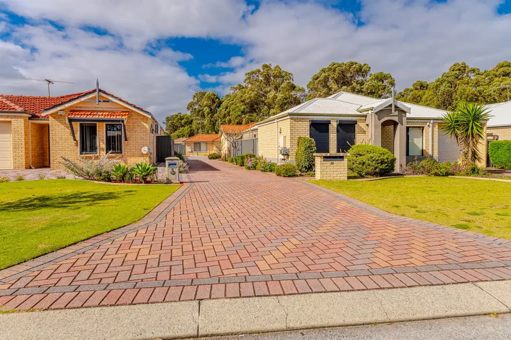 6/18 Irrawaddy Drive, Greenfields, WA 6210