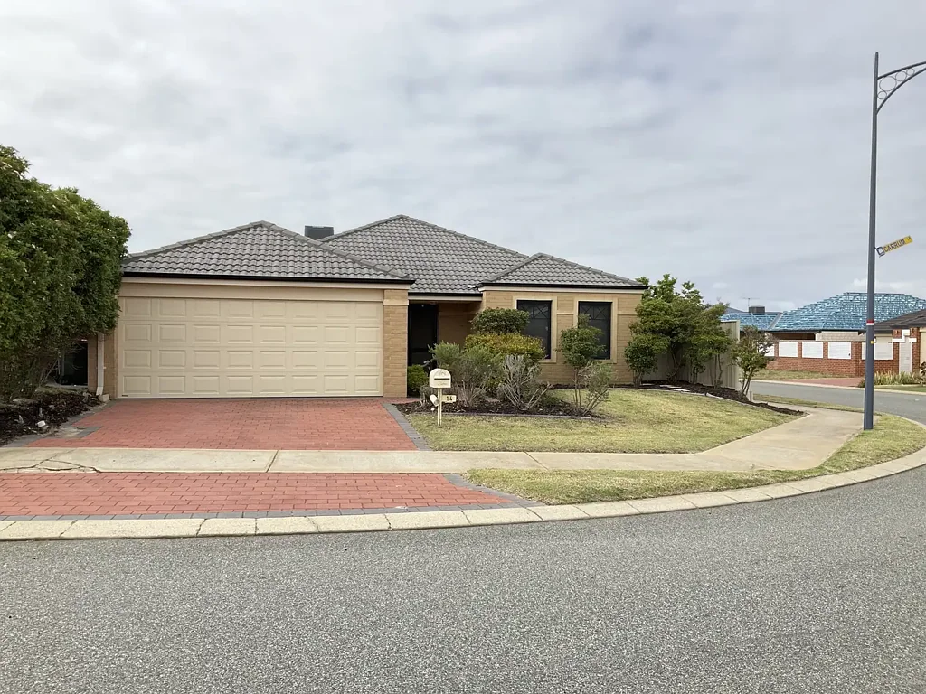 Adres Weerhou, Secret Harbour, WA 6173