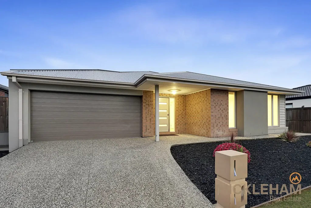 Spacious Family Home with Theatre Room in the Heart of Wallan