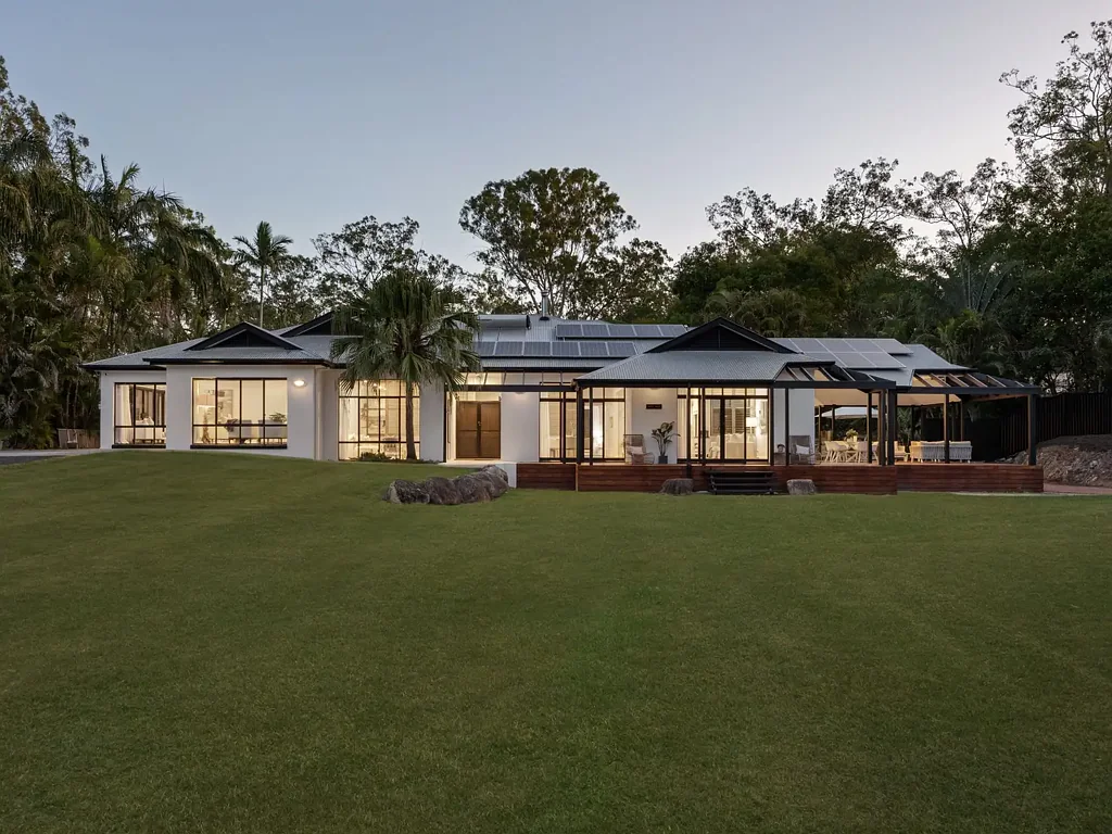 39 Phillip Crescent, Barellan Point, QLD 4306