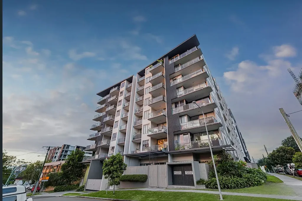 1-Bedroom Apartment in the Heart of Stones Corner