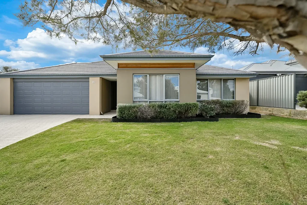Byford 4房  Modern Family Living at the Top of The Scarp!
