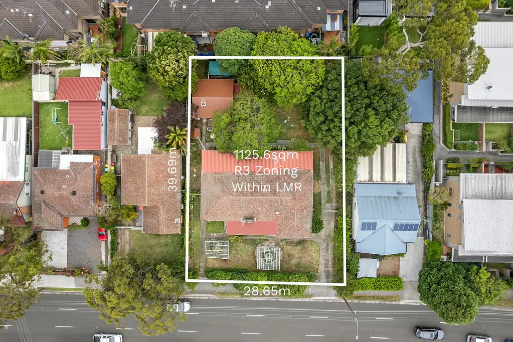 Gymea 3ห้องนอน Exceptional Development Potential or Rebuild (STCA)