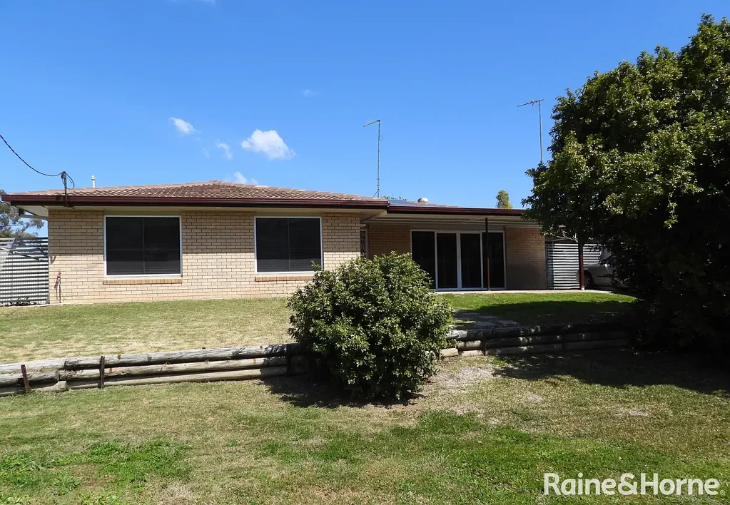 2 Robertson Avenue, Moree, NSW 2400