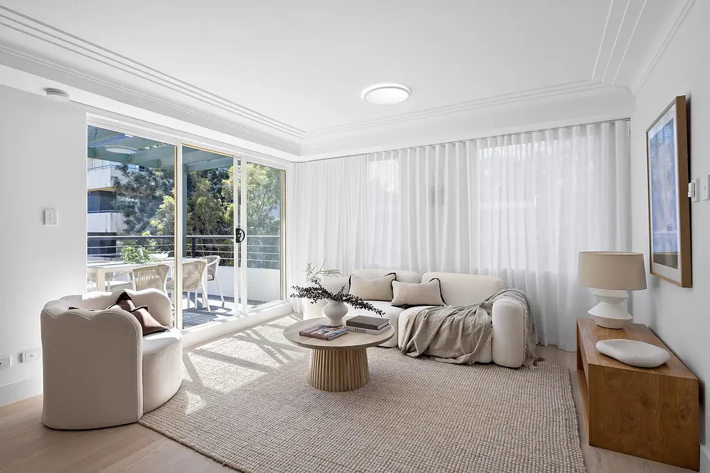 Chatswood 3침실 Sunlit Penthouse with 156sqm on Title and Exceptional Family Appeal