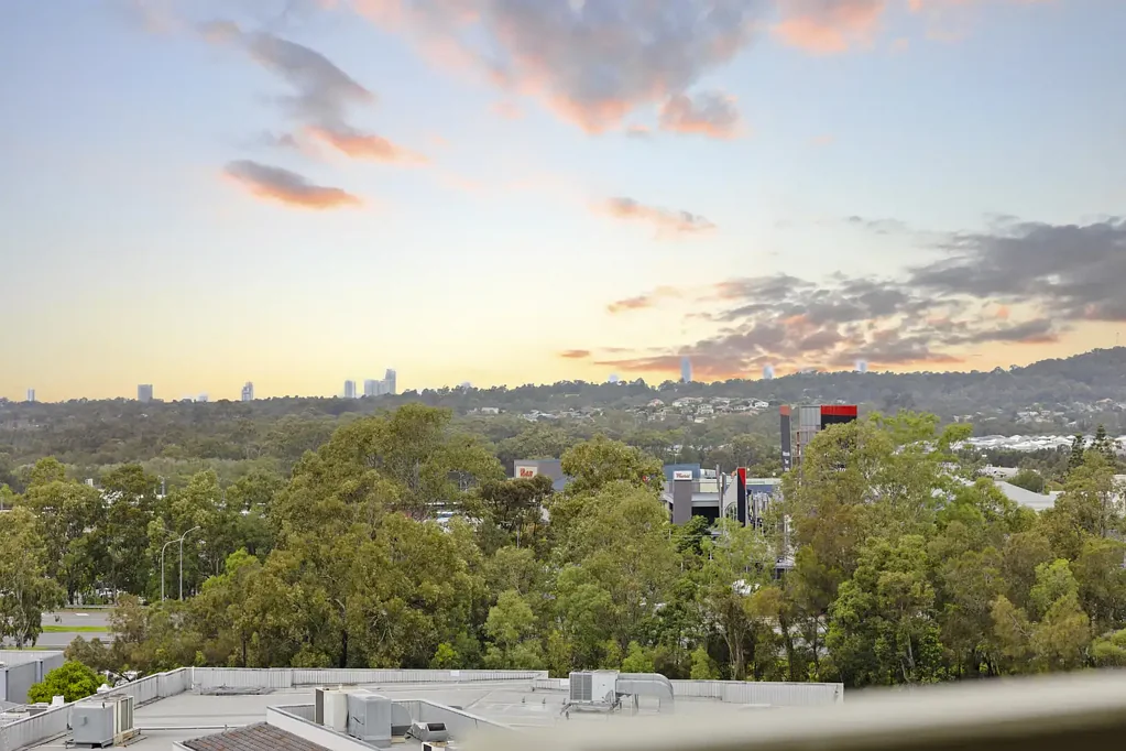 Helensvale 2ห้องนอน MODERN APARTMENT WITH TWO MASTER SUITES - A LIFESTYLE YOU'LL LOVE!