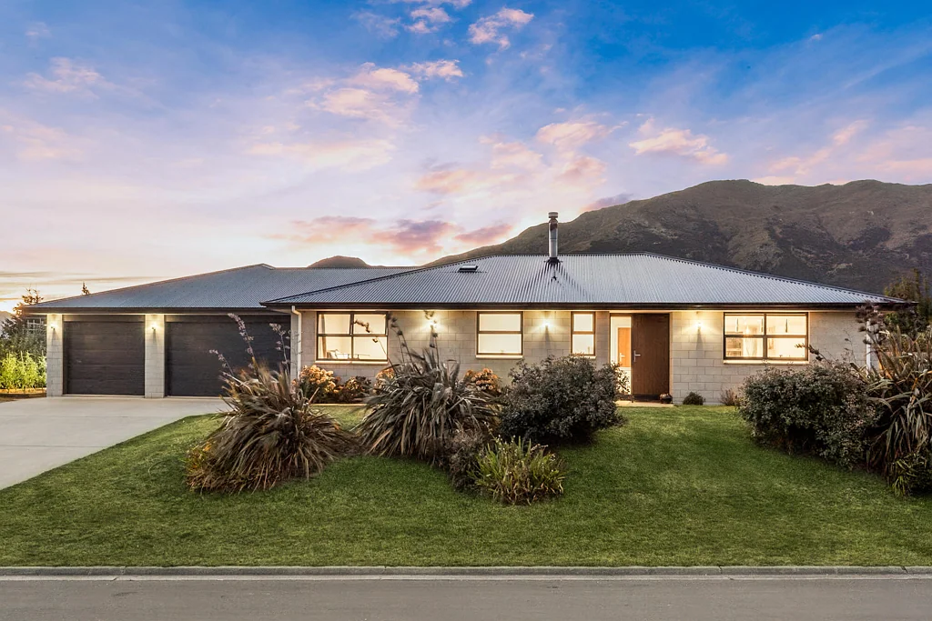 Lake Hawea 3침실 Room to live, space to play in Hawea