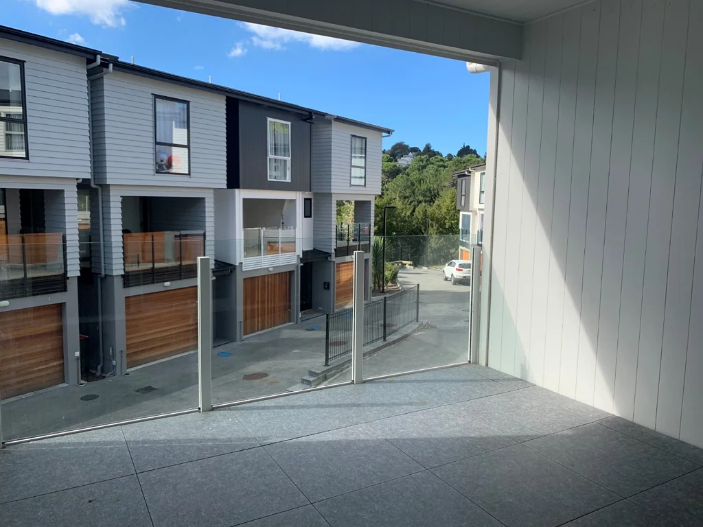 Albany 3 BEDROOM + 2 BATHROOM + internal garage